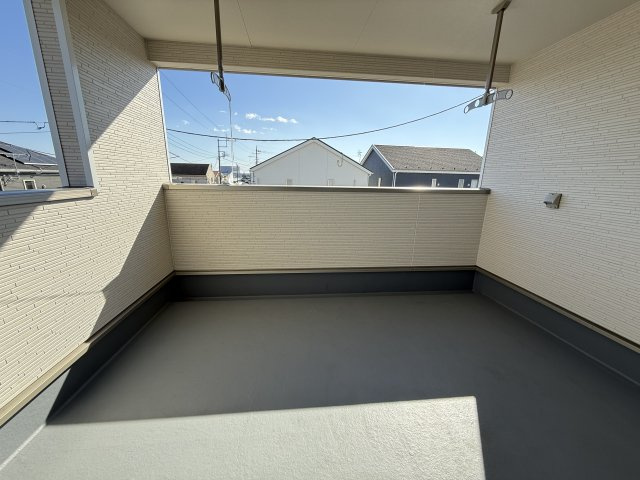 クレイドルガーデン前橋市青柳町第28　4号棟のバルコニー|インナーバルコニーは急な雨でも洗濯物が濡れません。