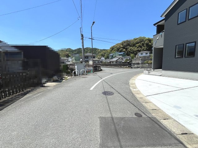 【その他】 | 福岡市早良区内野2丁目1期　1号棟（全1棟）【仲介手数料無料・0円】 | 現地写真。前面道路です。
