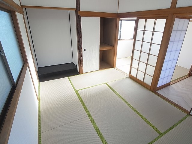下谷上猪ころび戸建の内装|和室も畳入替で清潔感たっぷりです