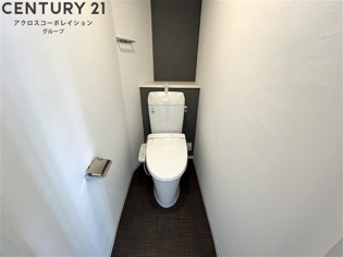 温水洗浄便座付きのトイレです♪
