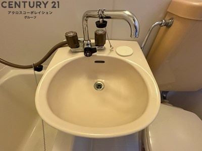浴室内に洗面台付き！
