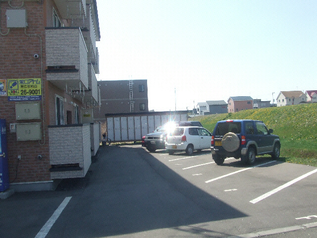 ラパーチェの駐車場