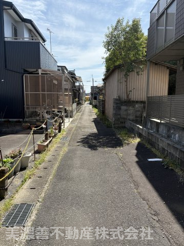６６８４８　岐阜市手力町土地の前面道路含む現地写真