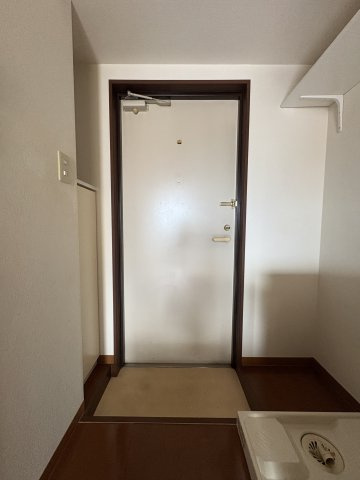 矢切ビルの玄関