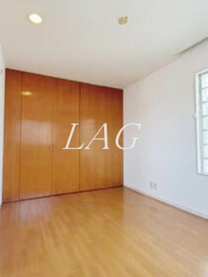 【居間・リビング】 | アルテ桐里 | 洋室のお部屋です。