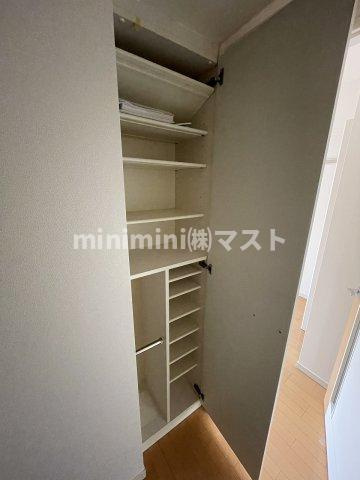 プレサンス難波ＥＡＳＴモダニティの収納