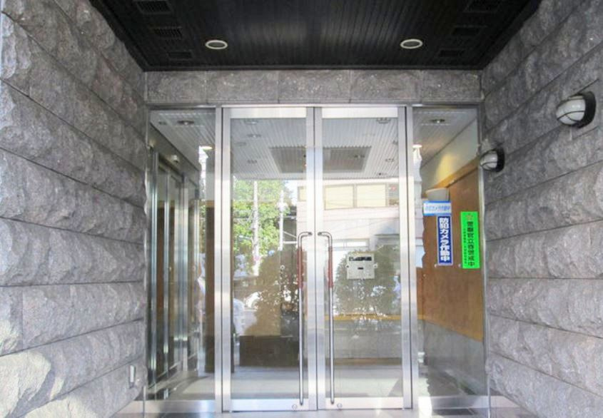 東急ドエル・アルス目黒不動前の玄関