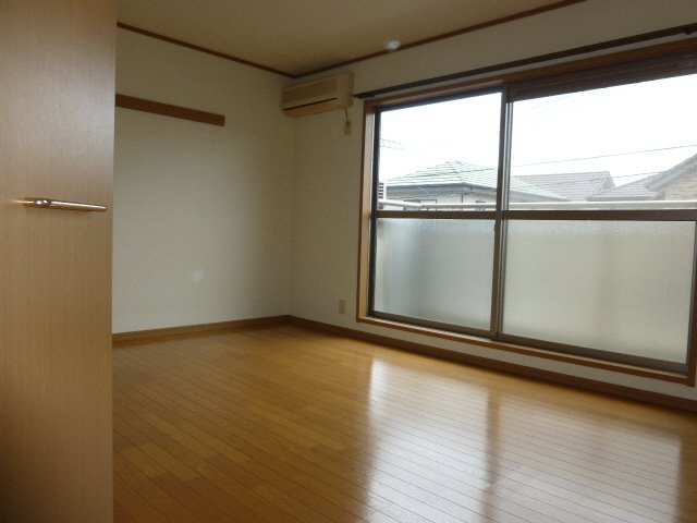 パセオ新在家の居間・リビング