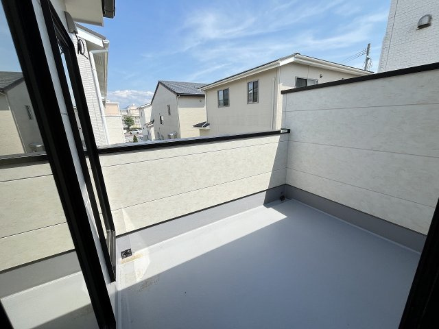 【バルコニー】 | 福岡市東区雁の巣2丁目6期　2号棟（全2棟）【仲介手数料無料・0円】 | 現地写真。