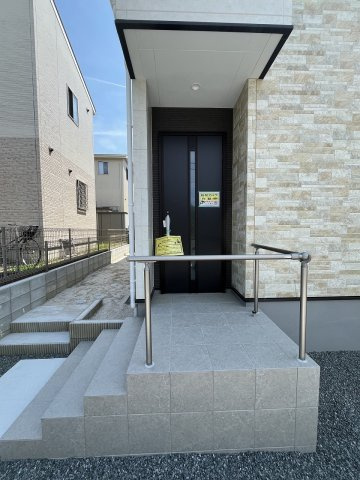 【玄関】 | 福岡市東区雁の巣2丁目6期　2号棟（全2棟）【仲介手数料無料・0円】 | 現地写真。