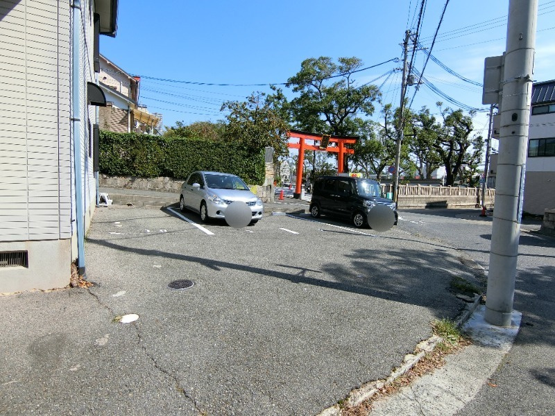須磨天神ハイツの駐車場
