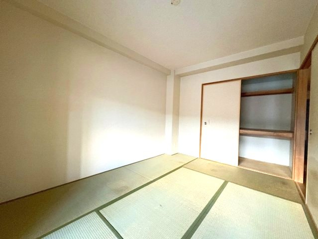リヴィエール寺内町の和室