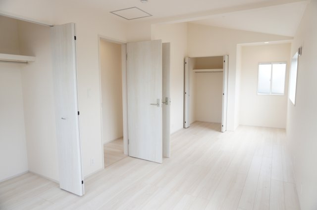 草加市青柳8丁目 新築分譲住宅の洋室