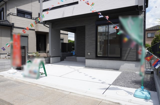 草加市青柳8丁目 新築分譲住宅の駐車場