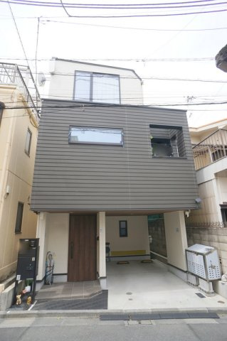 上中里２　戸建の外観|☆3LDK+S+ビルトインガレージ
☆木造3階建築浅一戸建
☆民泊運営中