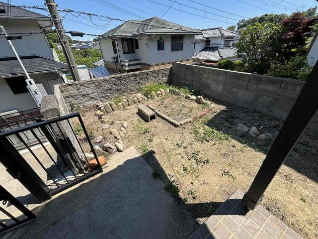 甲栄台5丁目貸家Ⅱの庭
