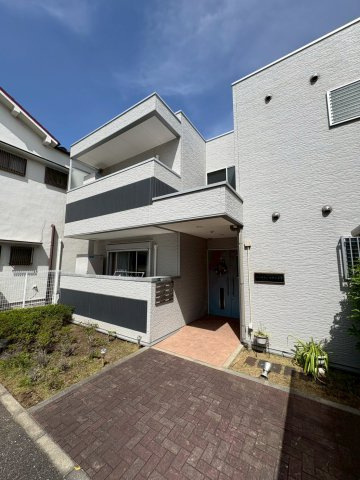 イーストエクレシア