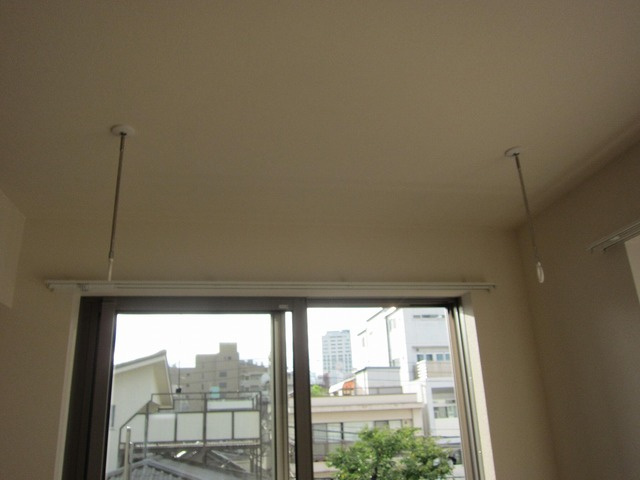 The Terrace Yotsuyaの居間・リビング|★雨の日も安心の室内物干しフック★