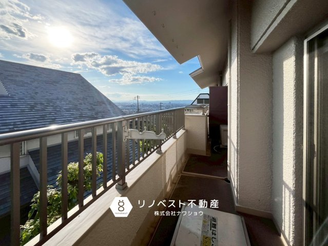 ハイタウン石切E棟のバルコニー|【リノベスト不動産】弊社は近鉄大阪線・奈良線『布施』駅から徒歩2分の場所にございます♪