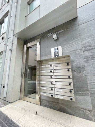 豊島区東池袋５丁目の賃貸マンションのエントランス