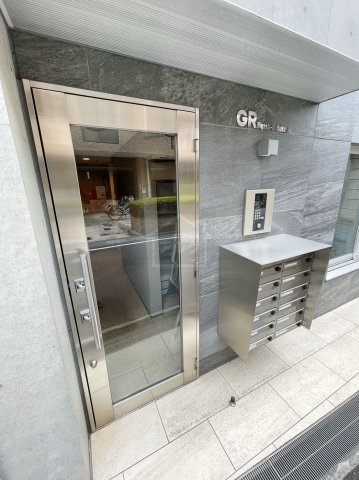豊島区東池袋５丁目の賃貸マンションのエントランス
