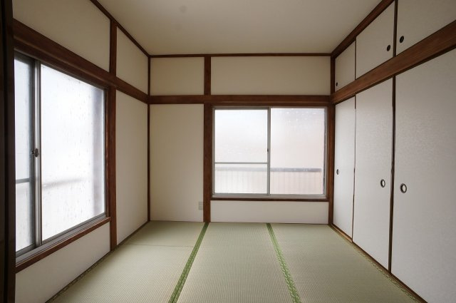 【和室】 | 蕨北町貸家 | 二面採光の4.5帖和室です