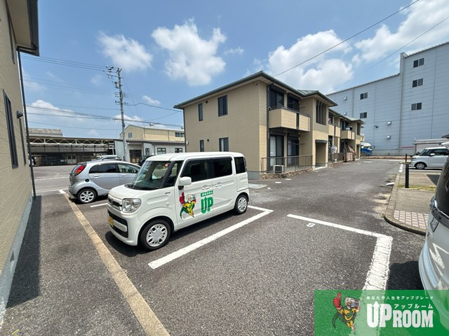 シャーメゾン・ヴェルデD棟の駐車場
