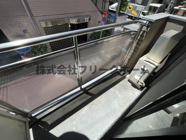 三鷹市下連雀３丁目の賃貸マンションのバルコニー