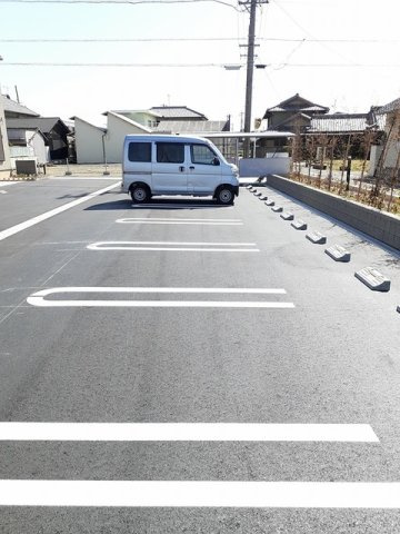 トゥインクルの駐車場