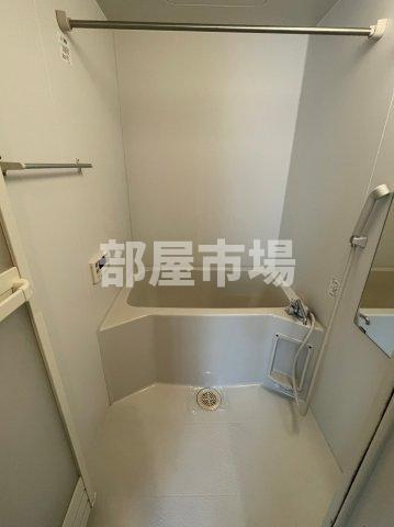 ケイト門仲の浴室