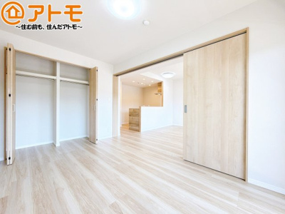 【寝室】 | メゾン聖ヶ丘 | 毎日すごす部屋の広さや陽当りも気になるポイントですね！現地で体感してみてください♪