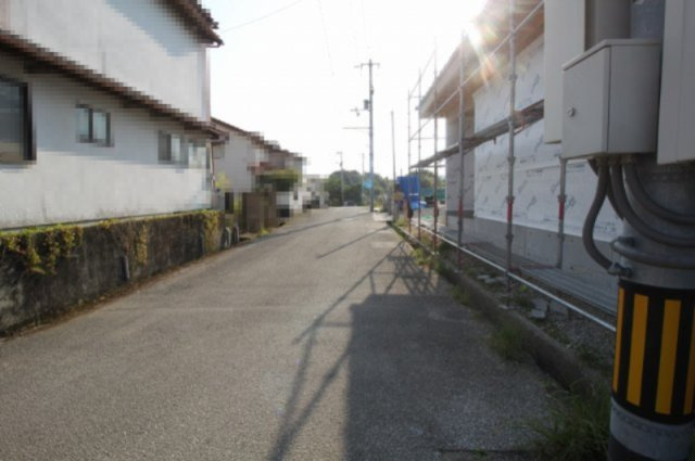 瀬戸東町　A号地　新築戸建　（全6区画）の前面道路含む現地写真