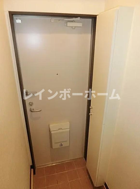 マリンズホームの玄関