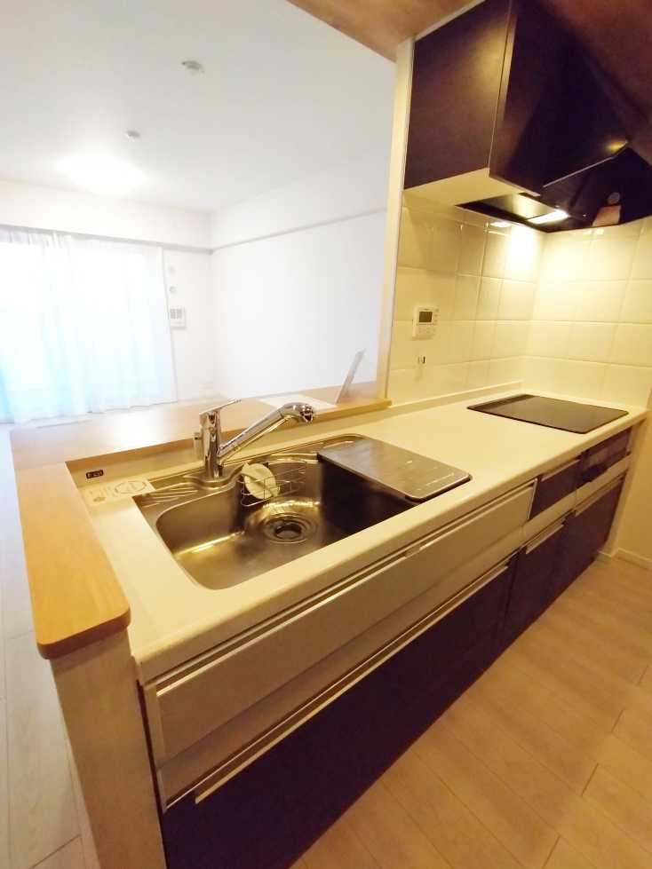 パークウエスト東京イーストブロックC棟のキッチン|コンパクトなキッチンで掃除もラクラク