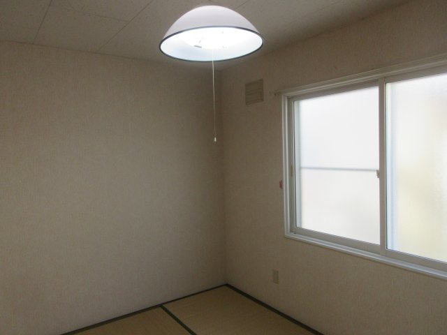 コーポルーセントの和室