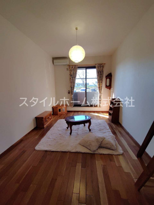【居間・リビング】 | セザンヌ大岩 | 別部屋写真です。