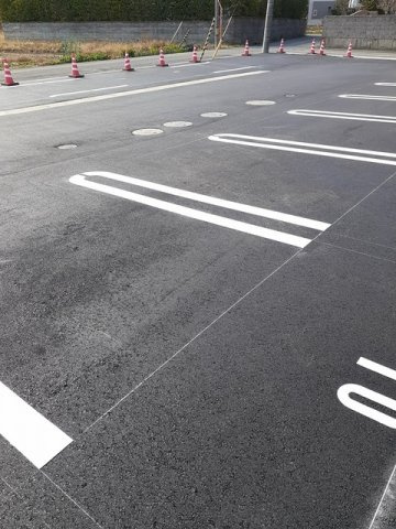 フェリシモの駐車場|駐車場があります