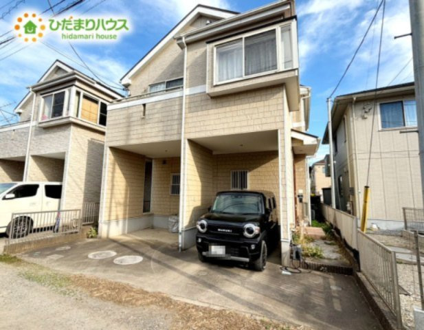 野田市宮崎　中古戸建　平成18年築の駐車場|ビルトインタイプの駐車場です♪　　2台4駐車可能です♪
