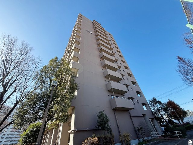 武庫川はなのまち30号棟の外観|2路線利用可能で、毎日の通勤・通学だけでなく、休日のお出かけまで利便性に優れています。