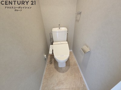 コンパクトで使いやすいトイレです♪