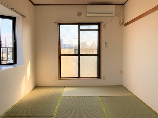 エクセレンス湘南台の和室