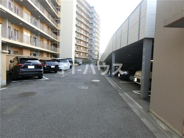 ルイシャトレ船橋習志野台の駐車場