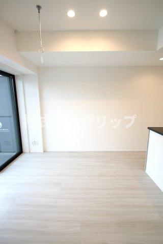 オープンブルーム伊勢佐木町の居間・リビング