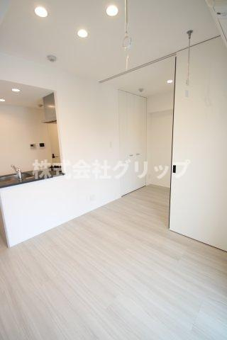 オープンブルーム伊勢佐木町の居間・リビング