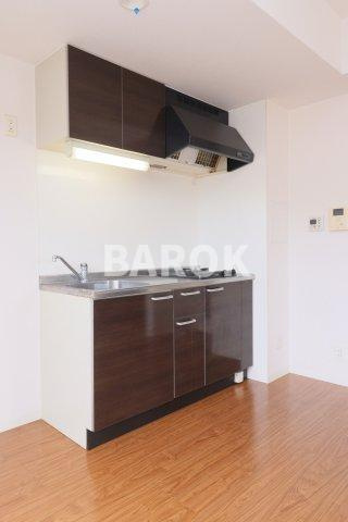 福岡市博多区空港前３丁目の賃貸マンションのキッチン