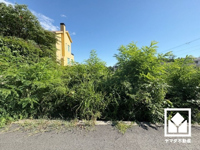 西宮市甲陽園神山町の外観|「阪急オアシス甲陽園店」まで徒歩16分。お買い物にも困りません。