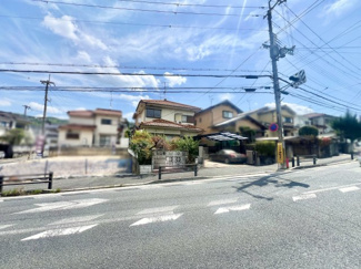 【前面道路含む現地写真】 | 宇治市木幡須留　土地 | 色んな住宅展示場で好みのハウスメーカーを探すのも楽しいですね。もちろん、ゆいホームでもご紹介出来ます＼(^_^)／