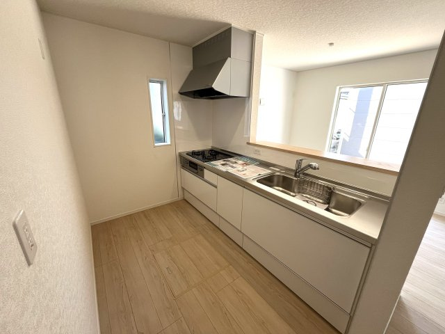 【キッチン】 | 仲介手数料無料！良城小学校に通える新築戸建　山口市吉敷上東　第２－３号棟　クレイドルガーデン　アーネストワン | 使い勝手の良いシステムキッチンで楽しくクッキング♪