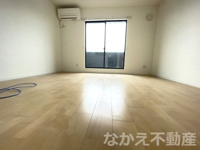【居間・リビング】 | こちらの居間で趣味の時間をお楽しみください