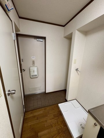 クレスト・ハウスの玄関